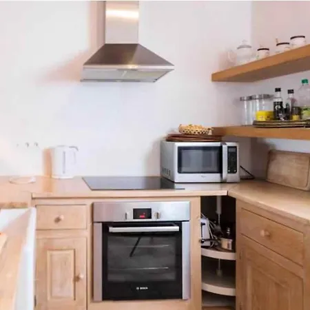 House With 2 Bedrooms In Montratier With Shared Pool Enclosed Garden And Wifi بيت للعطل