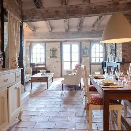 بيت للعطل House With 2 Bedrooms In Montratier With Shared Pool Enclosed Garden And Wifi